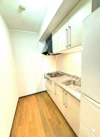 河原町分譲共同ビル14号棟のキッチン