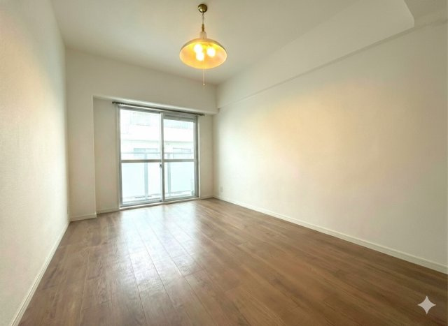 河原町分譲共同ビル14号棟の居間・リビング