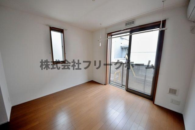 小金井市中町３丁目のアパートの寝室