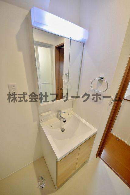 小金井市中町３丁目のアパートの洗面所