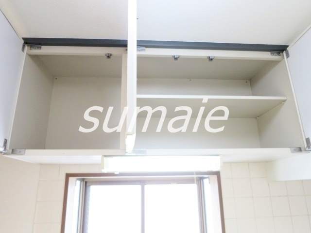 第１０オカダビルのキッチン|キッチン上収納です☆