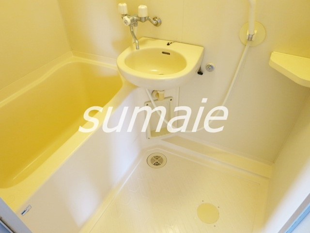 第１０オカダビルの洗面所|ﾊﾞｽルームです☆