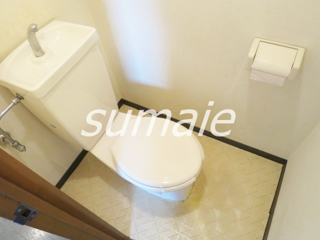 第１０オカダビルのトイレ|水洗です☆