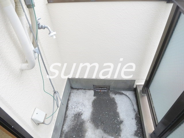 第１０オカダビルの設備|ベランダに洗濯機置き場あります☆