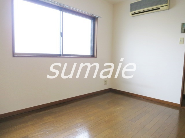 第１０オカダビルの居間・リビング|内装キレイです♪