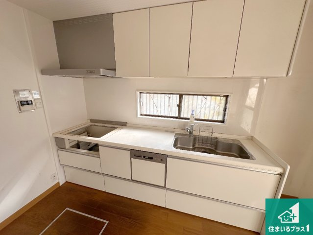神戸市須磨区南落合　中古一戸建てのキッチン|広くて使い勝手の良いキッチン！
