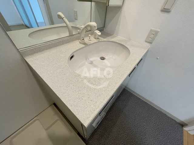 アーデンタワー北堀江　堀江小学校区の独立洗面台|アーデンタワー北堀江　独立洗面化粧台