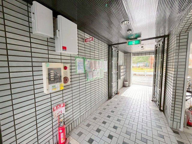 リバーサイドニシムラのエントランス