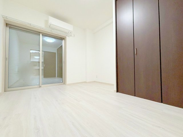 リバーサイドニシムラの洋室