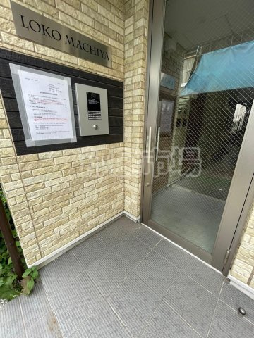 LOKO町屋のエントランス