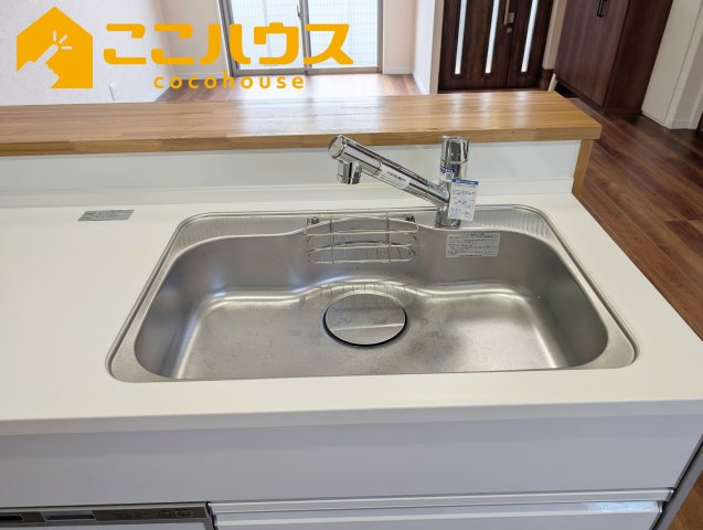 南城市玉城玉城　新築戸建て　全3棟　B号棟の設備|洗い物のしやすいワイドシンク
