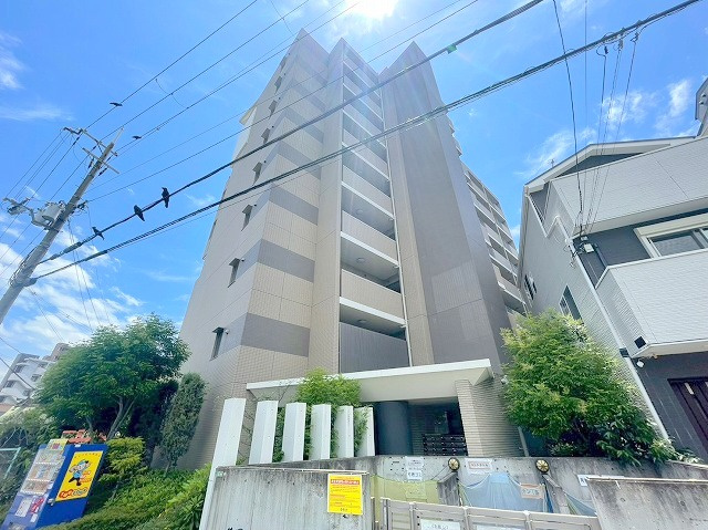 ウィスタリア三国の外観