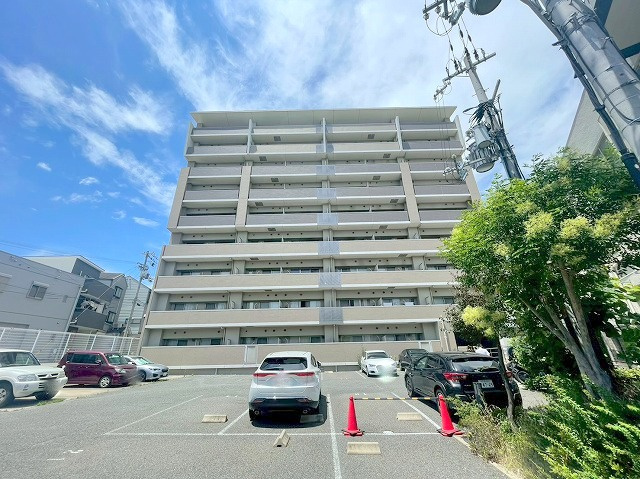 ウィスタリア三国の外観