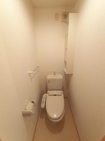 グリーンハイツ鷹取のトイレ|嬉しい温水洗浄便座付き♪