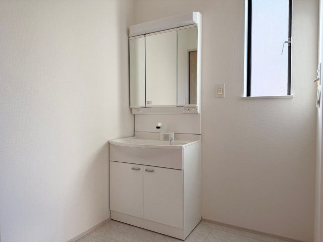 【独立洗面台】 | 印西市大森A号棟 | 施工例　即日のご見学も可能です。お気軽に0476-37-3888までお問合せ下さい。