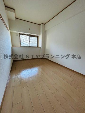 仲介手数料０円！リアライズ稲永駅前の洋室