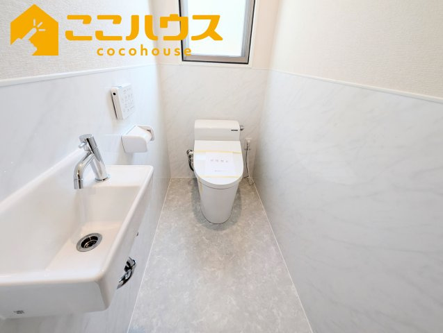 南城市玉城玉城　新築戸建て　全3棟　C号棟のトイレ|高機能トイレ