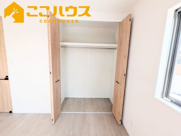南城市玉城玉城　新築戸建て　全3棟　C号棟の収納|洋服が多い方でも安心の収納力