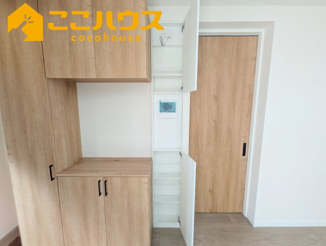 南城市玉城玉城　新築戸建て　全3棟　C号棟の玄関|大容量のシューズボックス
