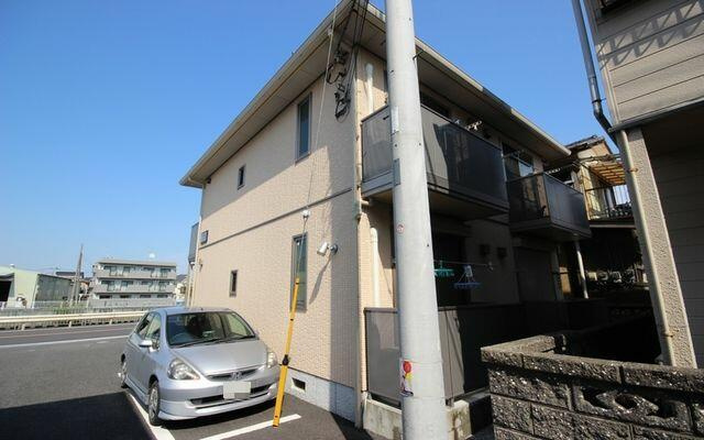 三郷市茂田井のアパートの画像