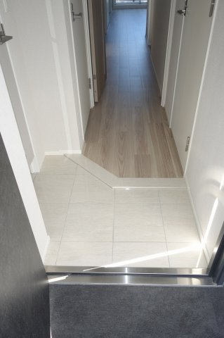 アーバネックス新御徒町駅前の玄関