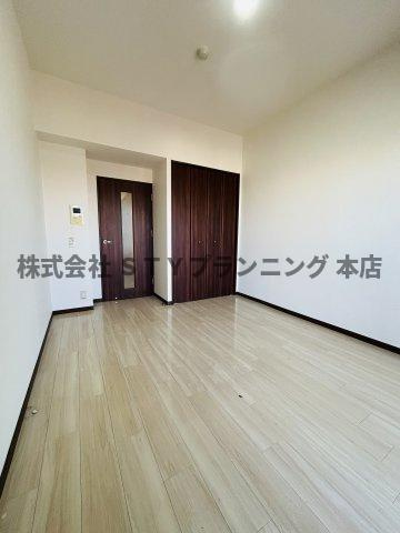 仲介手数料０円！ポートタウンドルフィンの居間・リビング