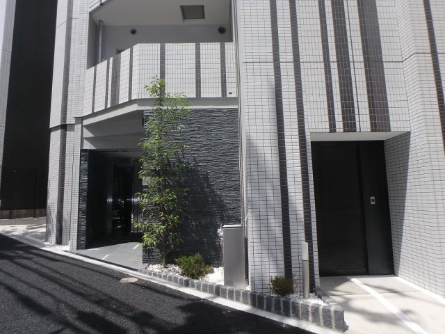 GRAN PASEO本駒込のエントランス