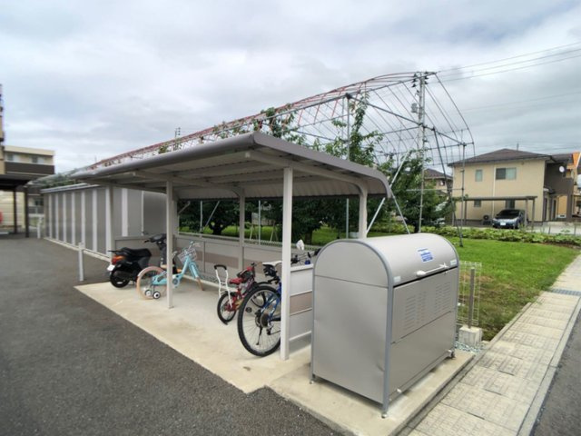 スターライトテラスのその他共用部分|駐輪場、入居者専用ゴミ捨て所