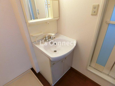 【洗面所】 | パディーコートＢ棟 | 朝の支度もスムーズな独立洗面台。