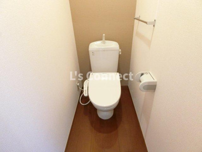 【トイレ】 | パディーコートＢ棟 | 温水洗浄便座付きのトイレ。