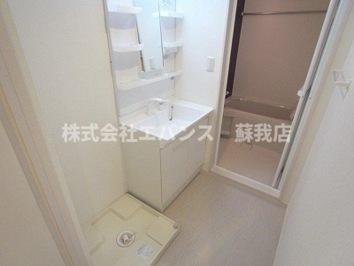 【洗面所】 | リブリ・浜野 | 脱衣スペースもあります