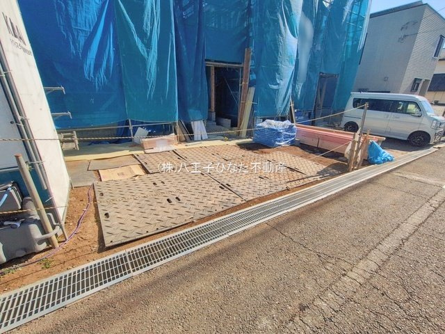 『八王子市新築戸建て』八王子市富士見町33-6【仲介手数料無料】　８期の駐車場|～仲介手数料無料☆八王子ひなた不動産～八王子市富士見町　新築戸建て