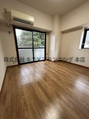 仲介手数料０円！ＳＰＡＣＥ　ＤＵＫＥの居間・リビング