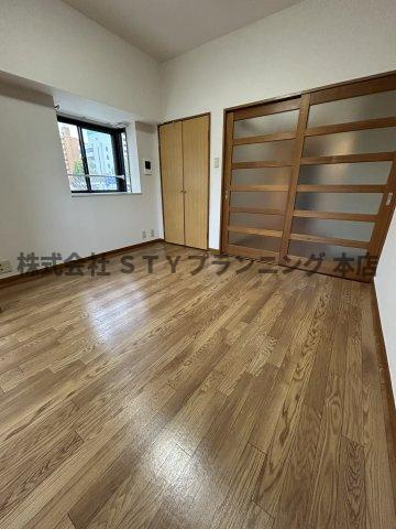 仲介手数料０円！ＳＰＡＣＥ　ＤＵＫＥの居間・リビング