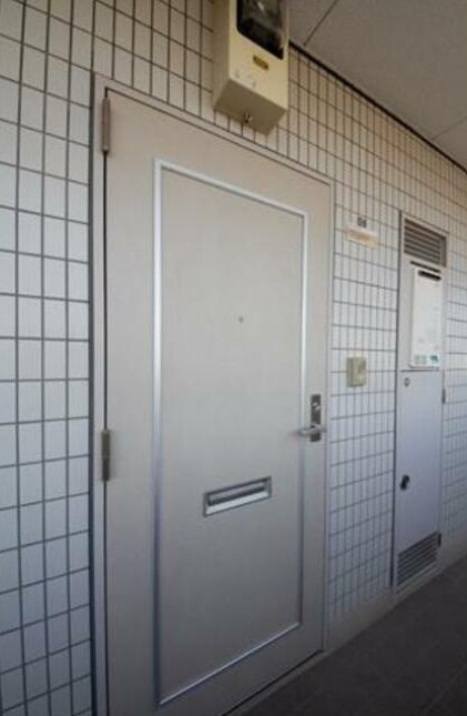 エステージ西調布Bのエントランス