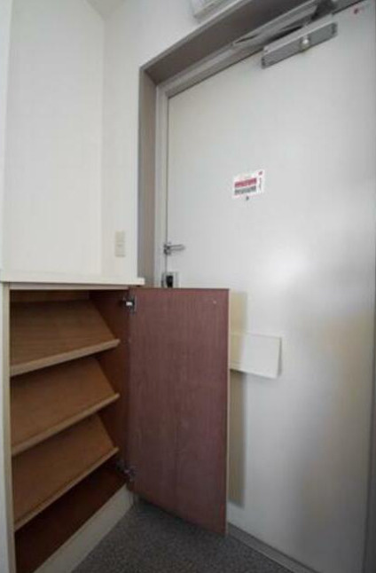 エステージ西調布Bの玄関