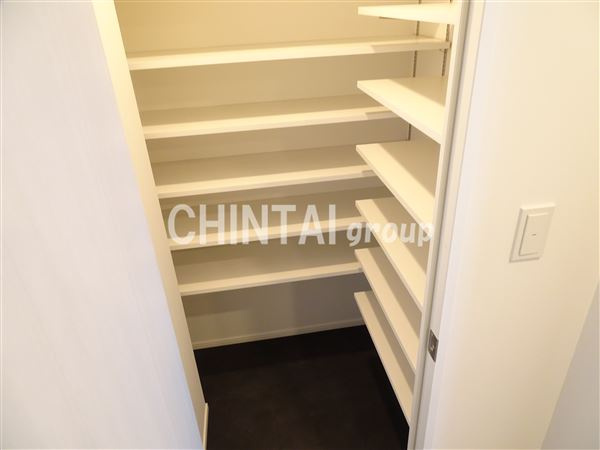 プラウドフラット渋谷笹塚の玄関