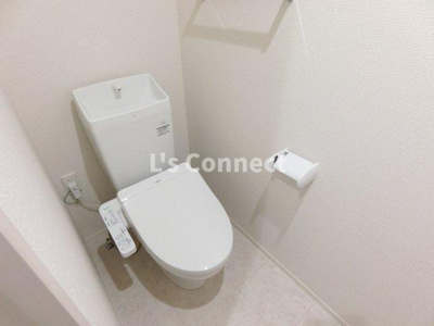 【トイレ】 | ペアガーデン泉Ｅ | 温水洗浄便座付きのトイレ。