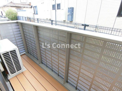 【バルコニー】 | ペアガーデン泉Ｅ | 晴れた日には洗濯物もたくさん干せます。