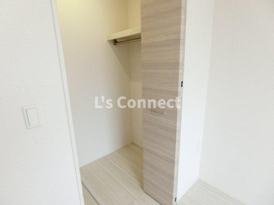 【設備】 | ペアガーデン泉Ｅ | 各洋室にウォークインクローゼット付き。