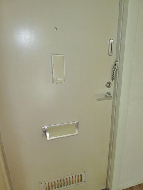 東大和市南街２丁目のアパートの玄関