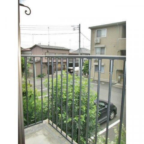 東大和市南街２丁目のアパートのバルコニー