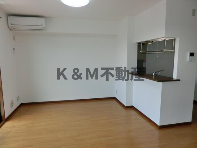 カーサ馬橋Ｃの居間・リビング|使いやすい居間です