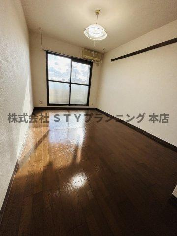 仲介手数料０円！サンマール新瑞の居間・リビング