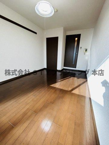 仲介手数料０円！サンマール新瑞の居間・リビング