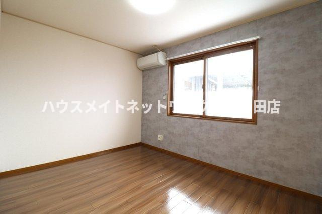 フィルコート新町 参番館の居間・リビング|洋室6.0帖（参考同型201号室室内写真）
