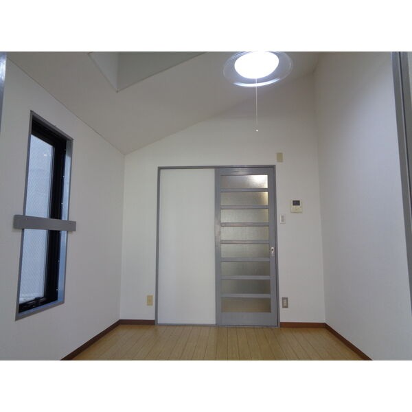 プリンセス栄の居間・リビング