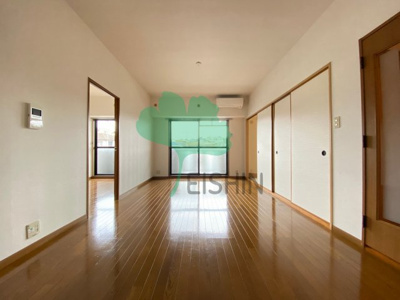 【居間・リビング】 | クレスティ空港前 | アレンジ自由自在の広々空間です！