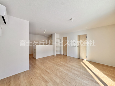 【居間・リビング】 | 豊橋市松井町 新築一戸建て 6号棟 | LDKです