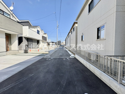 【前面道路含む現地写真】 | 豊橋市松井町 新築一戸建て 6号棟 | 前面道路含む現地写真です
